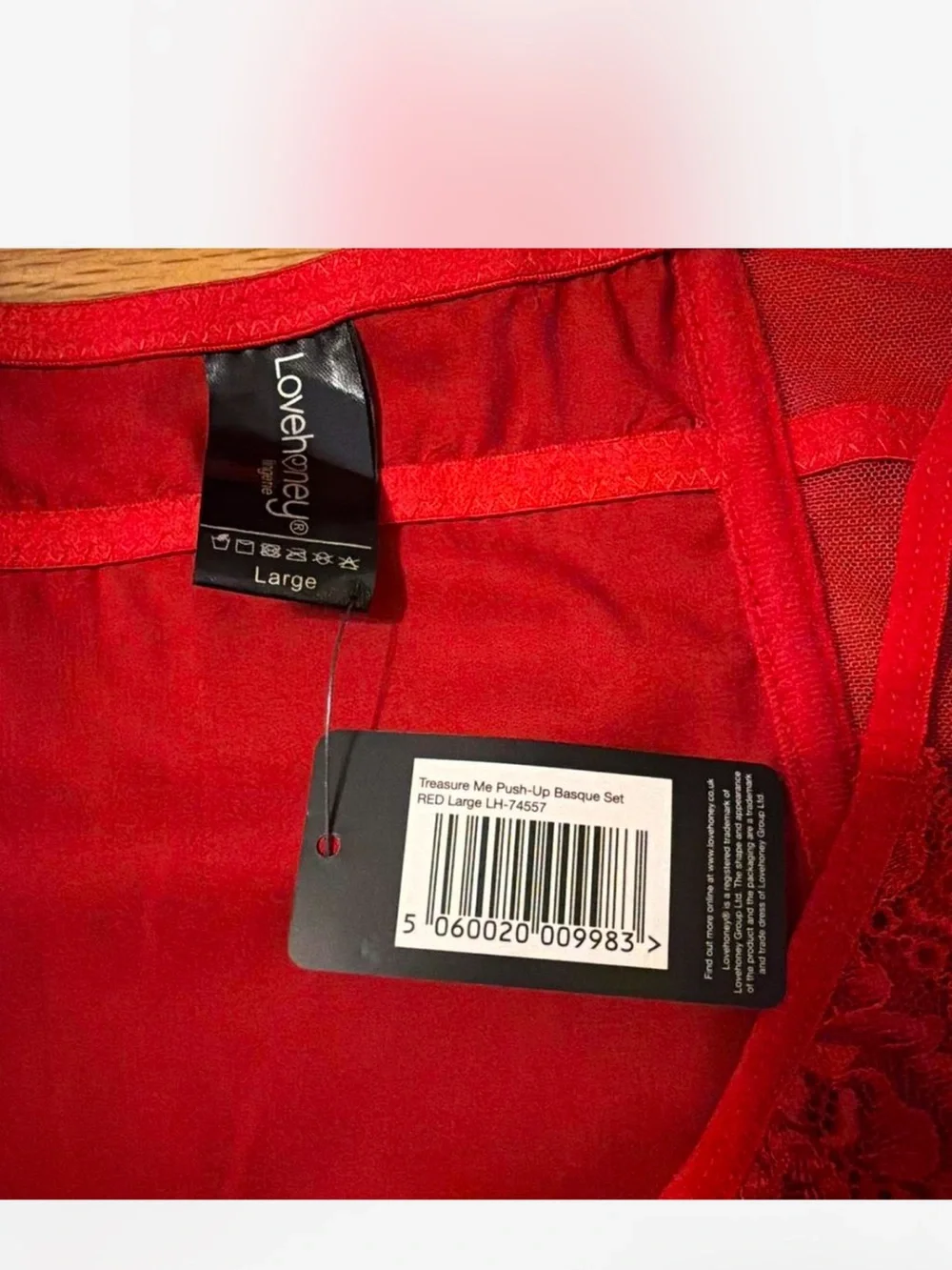 Honeylove striking red
